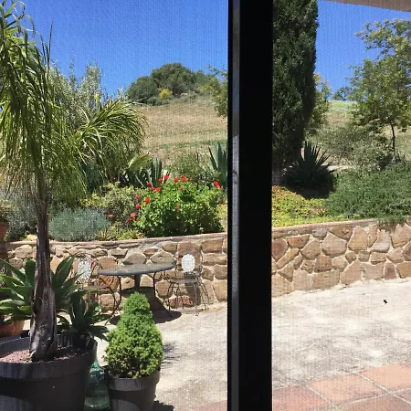 Campanas Ii Bed & Breakfast *