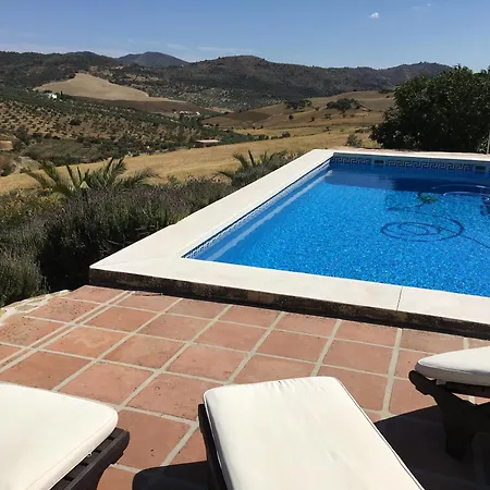 Campanas Ii Bed & Breakfast *